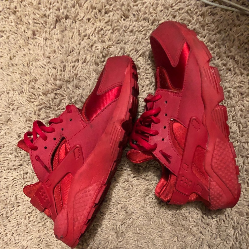 Gym red huarache women